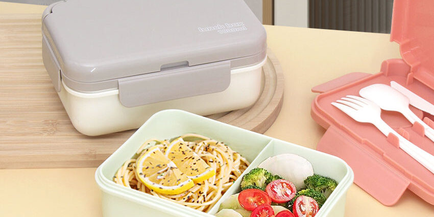 Leak proof rectangular plastic lunch box