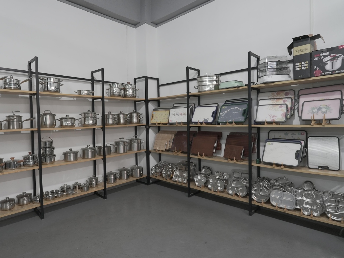 lunch box material preparation for lunch box manufacturing support